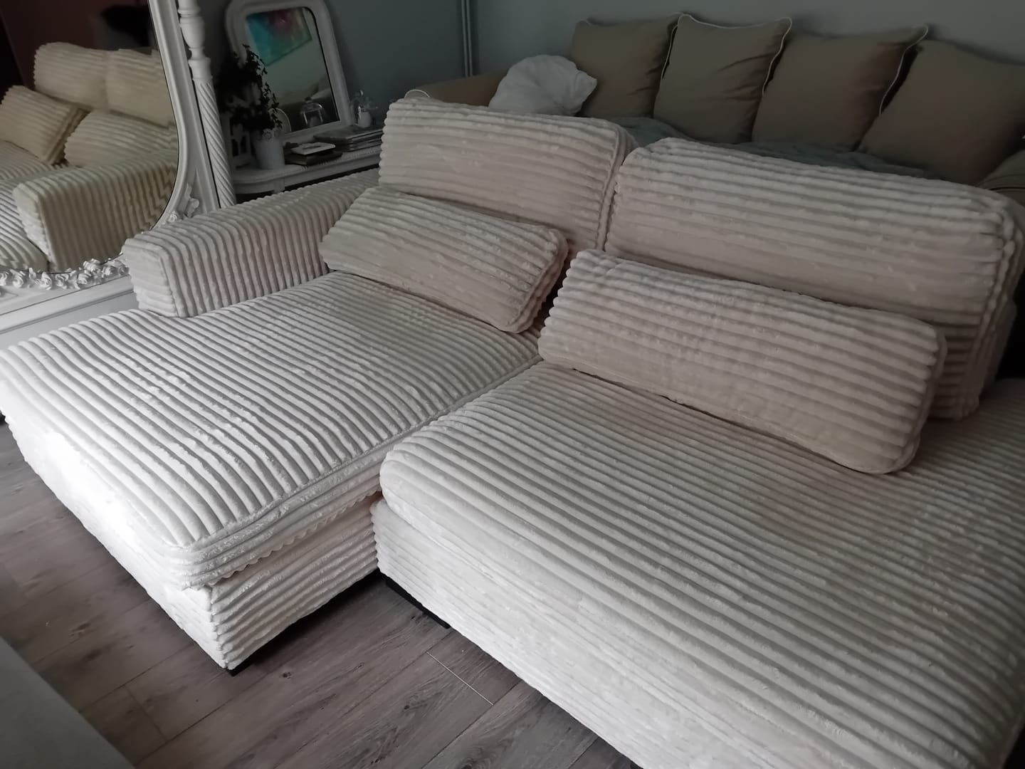Customer photo review of Canapé d'angle convertible grande méridienne MONTPARNASSE