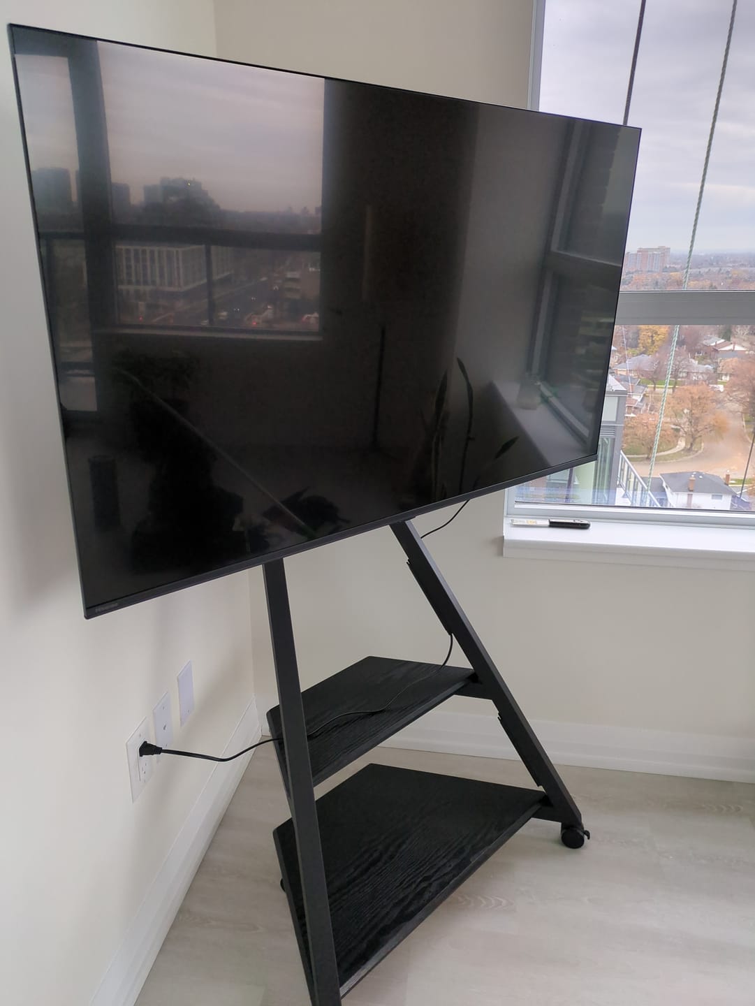 Customer photo review of Eiffel FT65 TV Stand