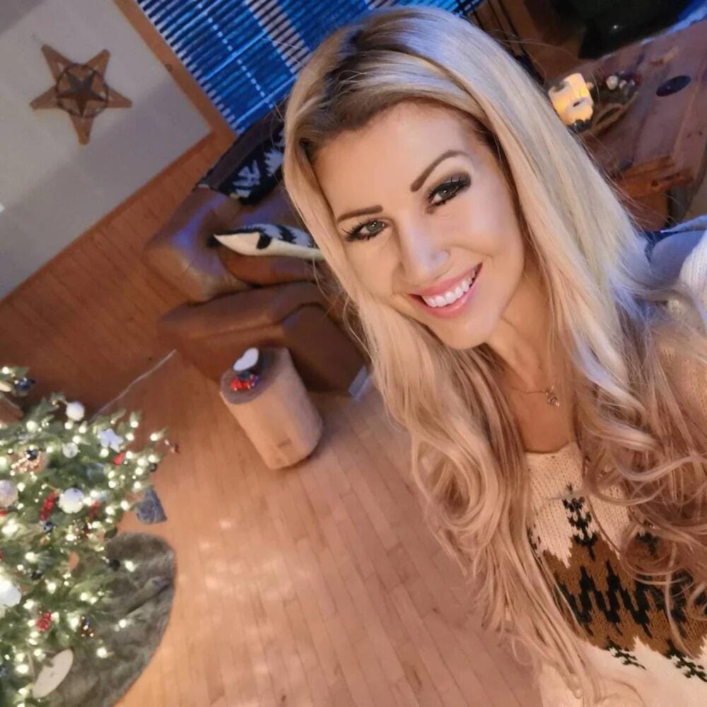 Customer photo review of Ombre Dark Roots White Blonde Mono Top Human Hair Toppers for Women