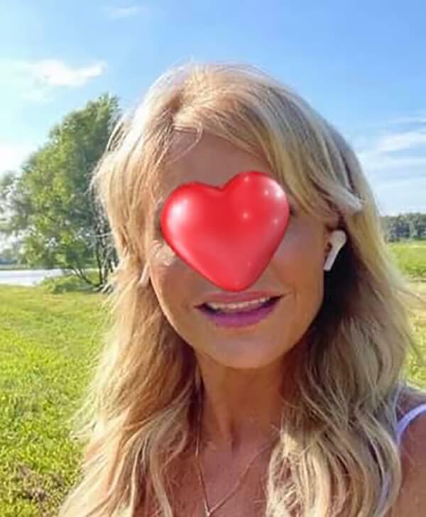 Customer photo review of Halo Human Hair Extensions Light Volume All Shades