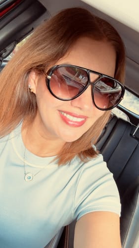 Customer photo review of Óculos Veneza