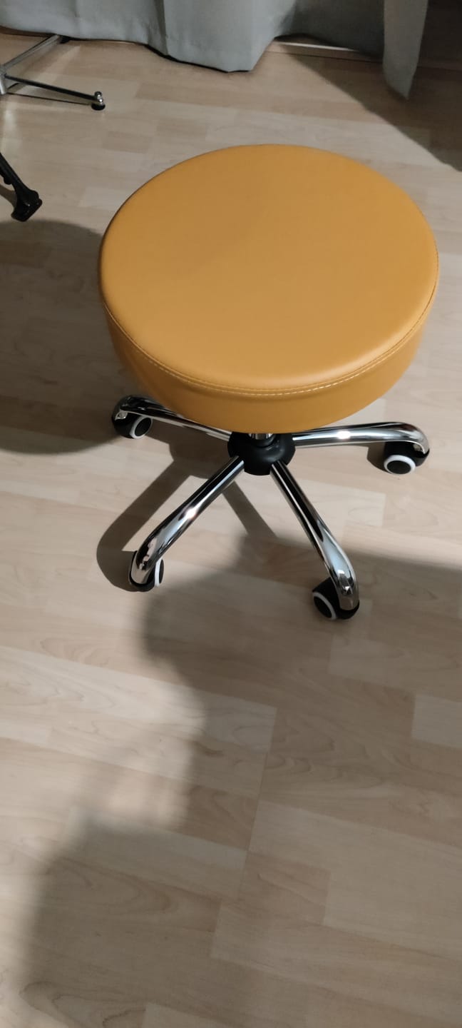 Customer photo review of Zen Rollhocker aus Chrom