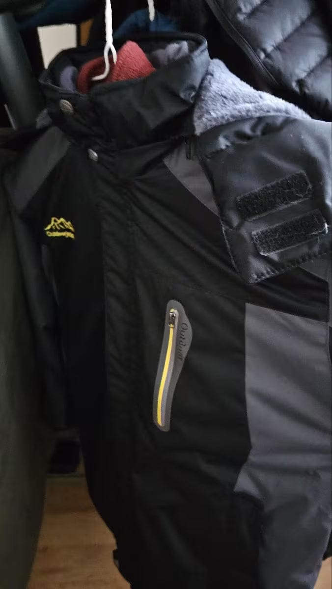 Customer photo review of Warme und Wasserdichte Herren-Fleecejacke mit Kapuze – Logan