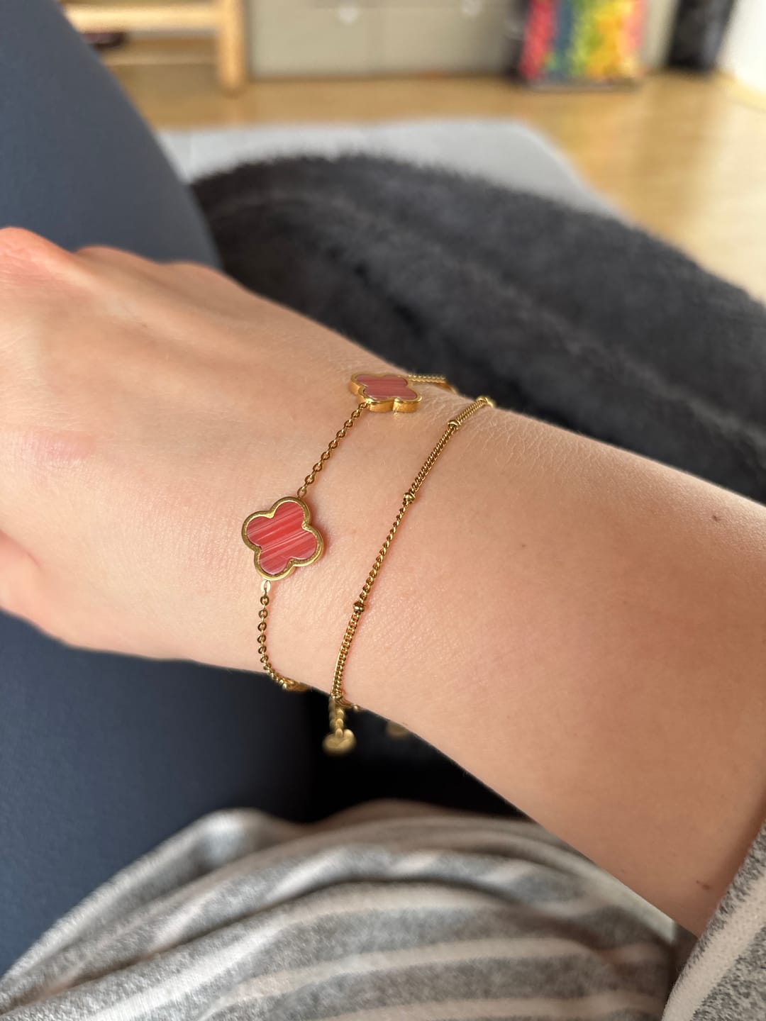 Customer photo review of Fire Clover Armband | 18K vergoldet