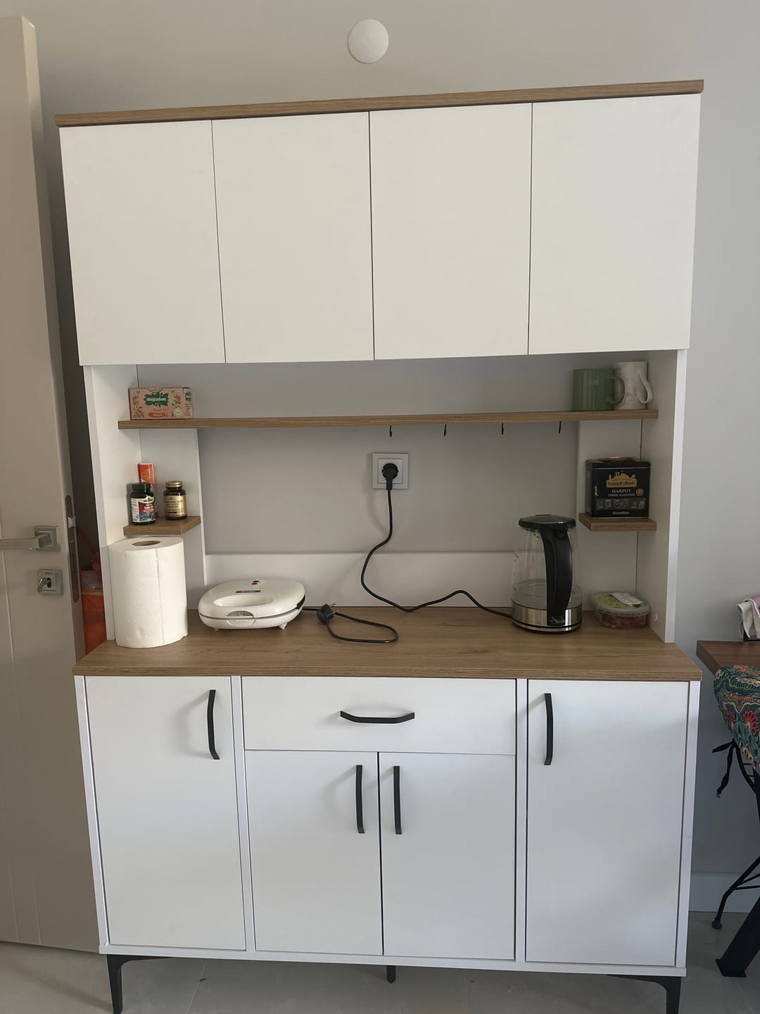 Customer photo review of Rani JE177 Çok Amaçlı Dolap 8 Kapaklı Raflı Kiler Mutfak Dolabı Sepet Ceviz - Beyaz