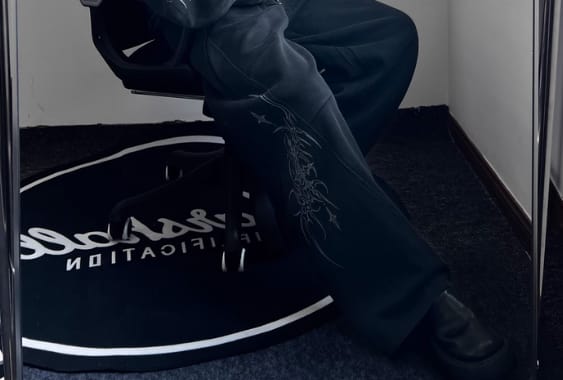 Customer photo review of Aelfric Eden Blade Baggy Barrel Sweatpants