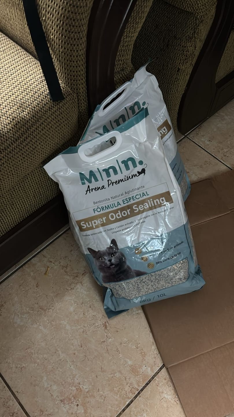Customer photo review of Arena Minino 64kg - Carbón Activado [Nueva]