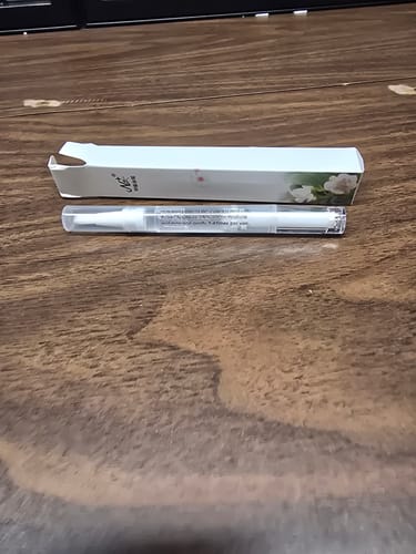 Customer photo review of Cuticles Oil Pen/ Remover Serum