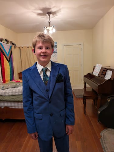 Customer photo review of Barry. Wang Fantastic Blue Floral Tie Pocket Square Cufflinks Set