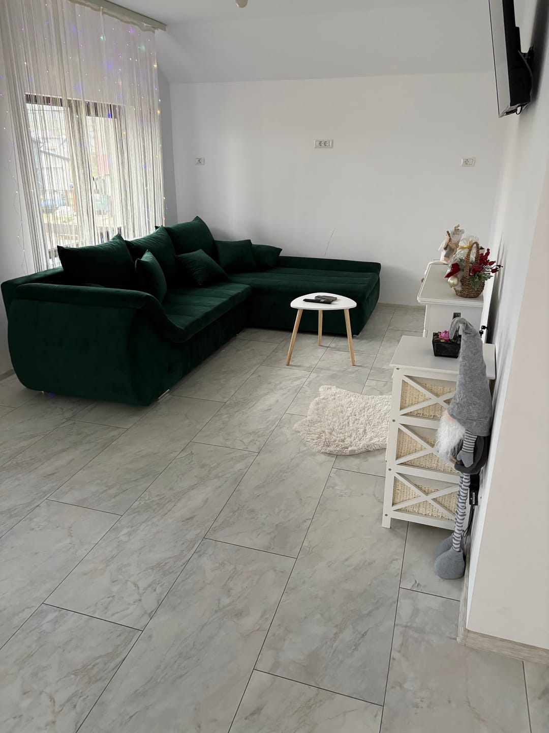 Customer photo review of Coltar extensibil ROSARIO - OANA, stofa catifelata verde, 300x200x76 cm
