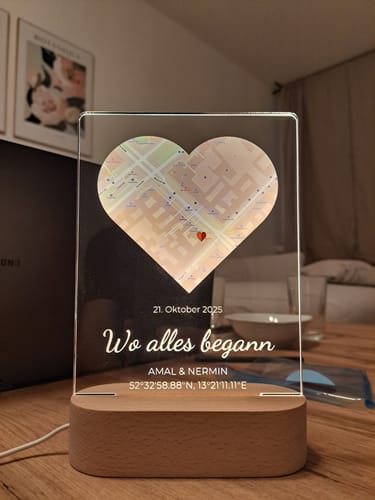 Kundenbewertung mit Foto zu "Unser Ereignis" - Personalisiertes Nachtlicht (inkl. Holzfuß)
