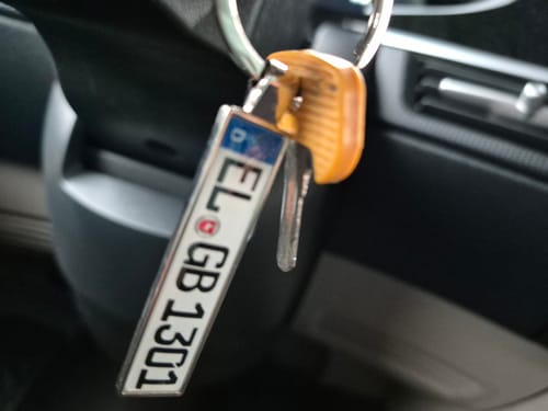 Customer photo review of Kennzeichen Schlüsselanhänger Mini Nummernschild Metall