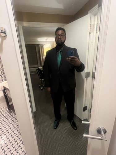 Customer photo review of Ties2you Emerald Green Tie Satin Solid Necktie Pocket Square Cufflinks Set