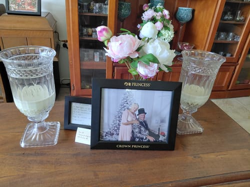 Customer photo review of Vanilla Caramel (Caramel | Butter | Vanilla) - Crystal Vase Candle | 200hr Burn