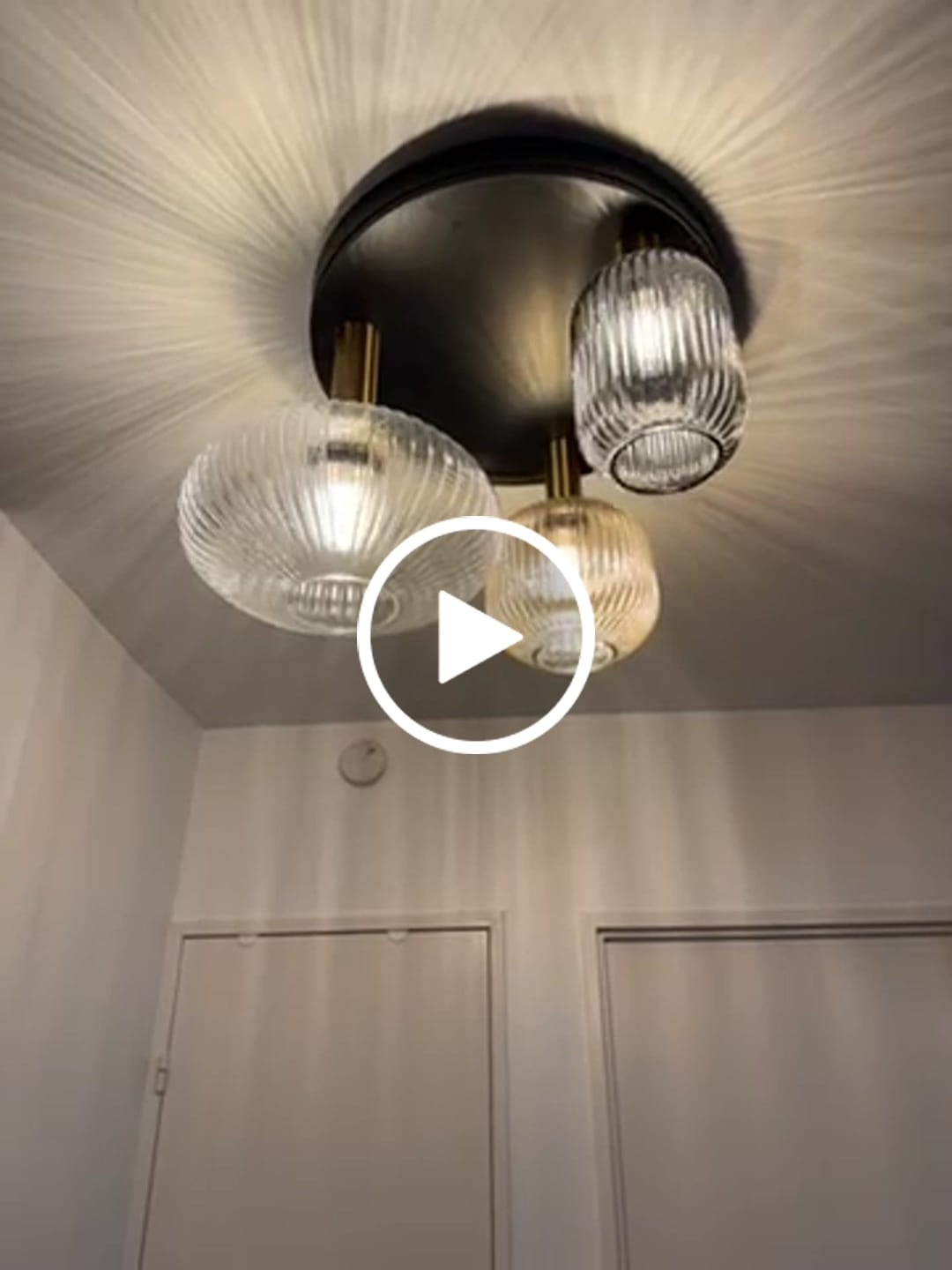 Customer video review of Plafonnier en verre vintage CRISTALI | 3 luminaires à personnaliser