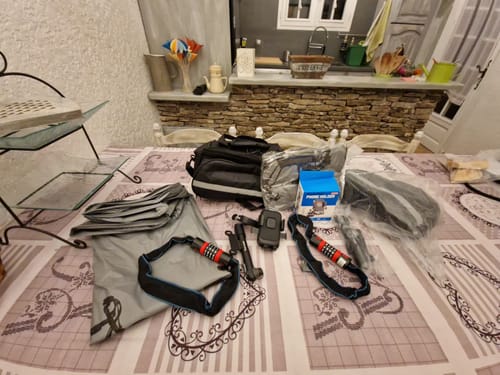 Customer photo review of 🎁 Cycling gift pack（Backpack,Lock,PhoneHolder,Waterproof Cover,Pump) (100% off)