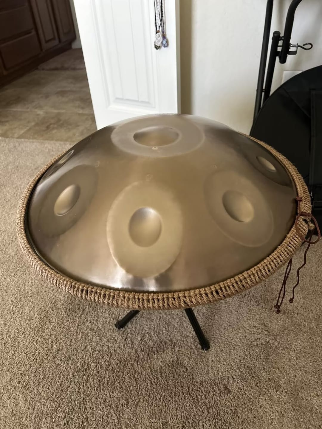 Customer photo review of Cosmos Handpan - Exquisite 9 Notes in D Minor - Golden Elegance Gift Set