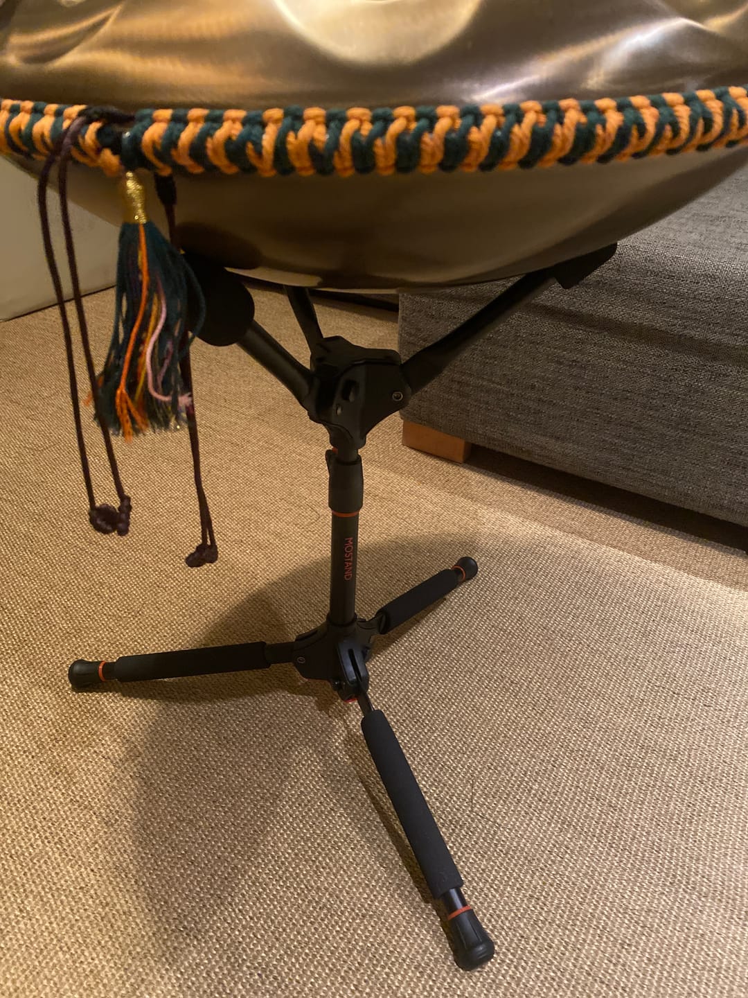 Customer photo review of Pures Magic Handpan Stand – MOSTAND Professional-Grade Stage Stand