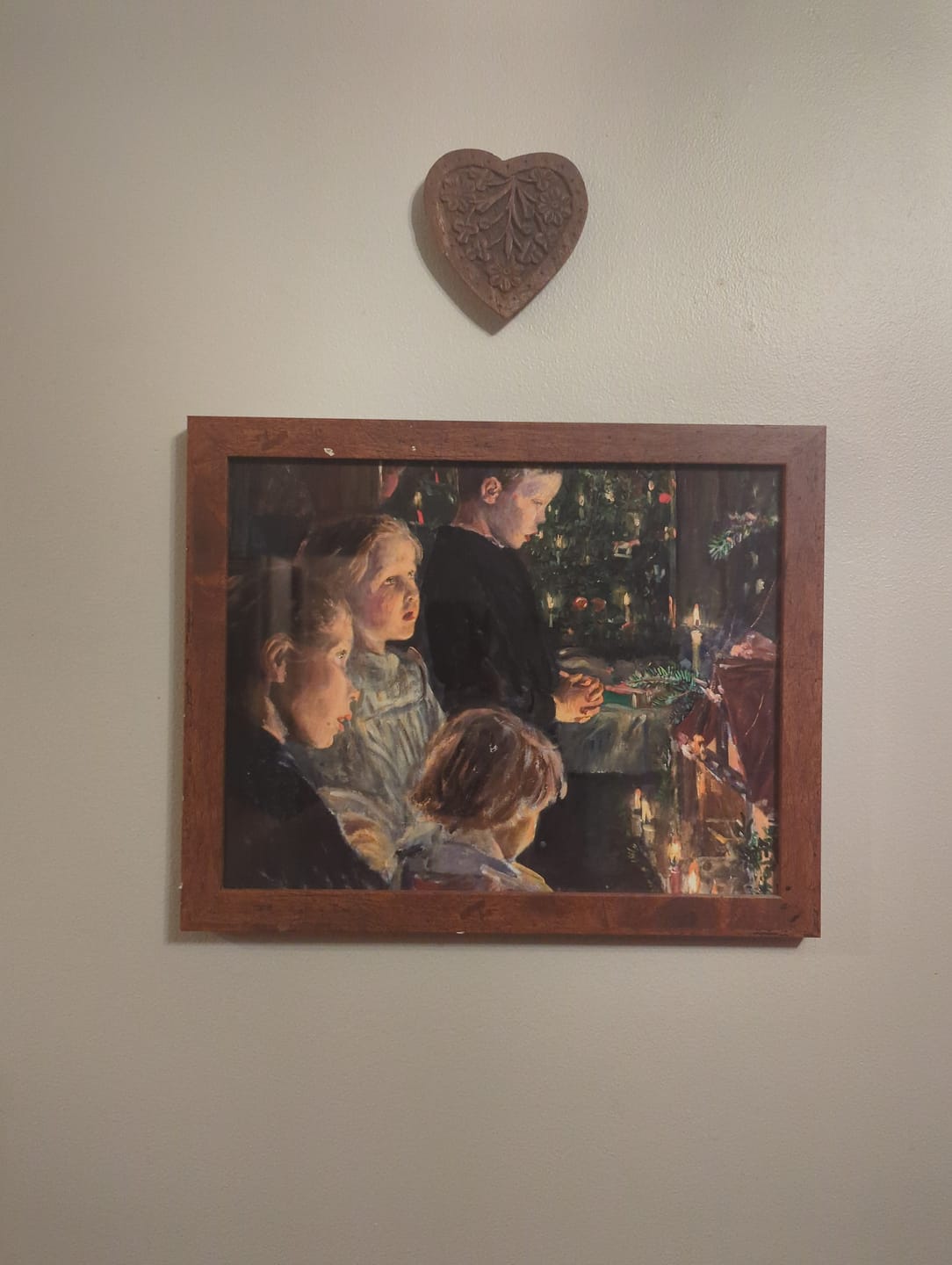 Customer photo review of Children by the Christmas Tree | Paper