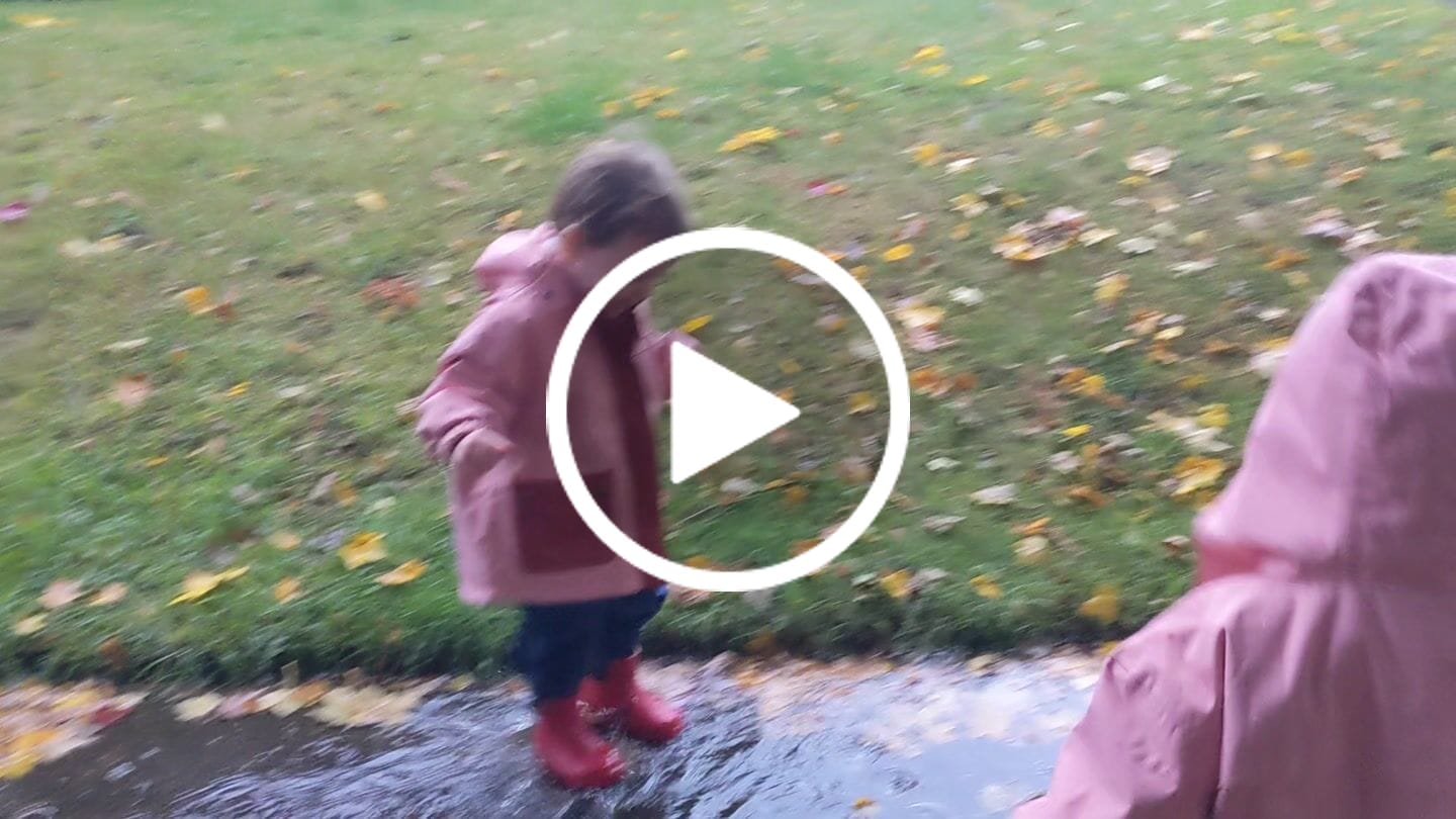 Customer video review of Red Ankle Natural Rubber Rain Boots