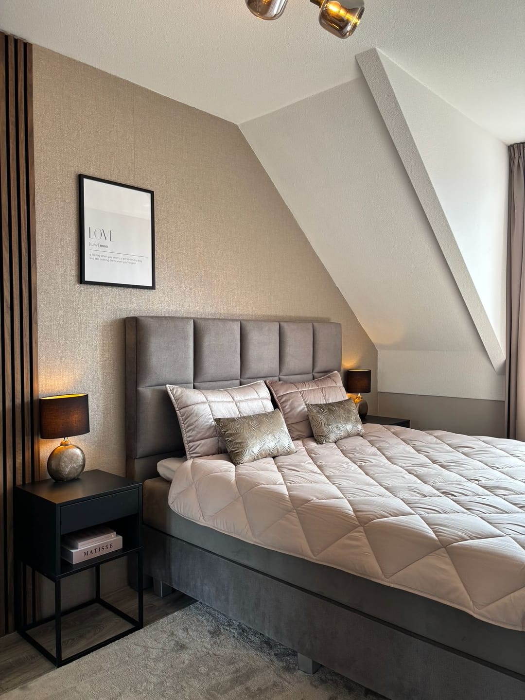 Customer photo review of Vol & Gevoerd Velvet Kussenslopen Taupe/Grey 2-Pack 60x70 cm