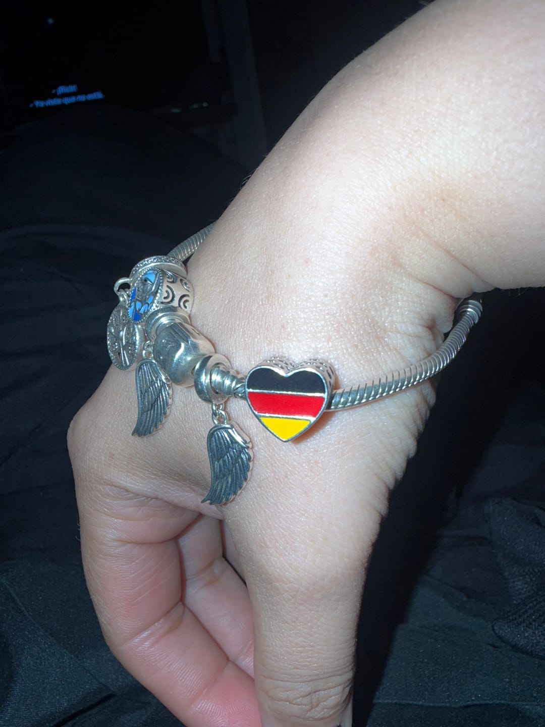 Customer photo review of Charm Corazón Alemania