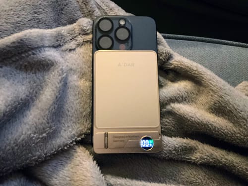 Helga H. review of NordCharge - Magnetische PowerBank + GRATIS SlimPowerbank image 1 out of 2