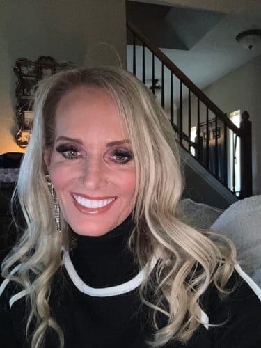 Customer photo review of Elsie Full Volume Hair Topper