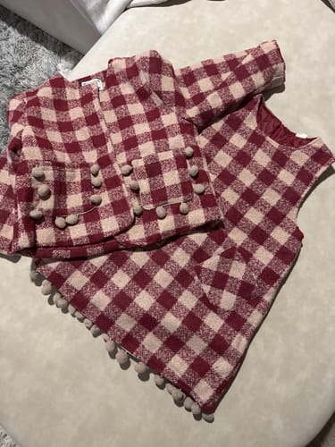 Customer photo review of Girls Winter Suits Girls Plaid Woolen Coat Vest Skirt Two-piece Suit