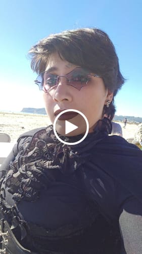 Customer video review of Batty Eyeglasses