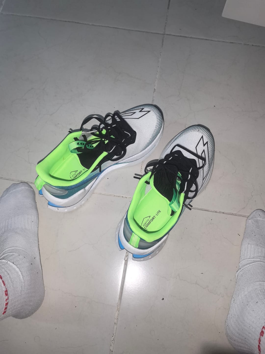 Customer photo review of Tenis Italian Men