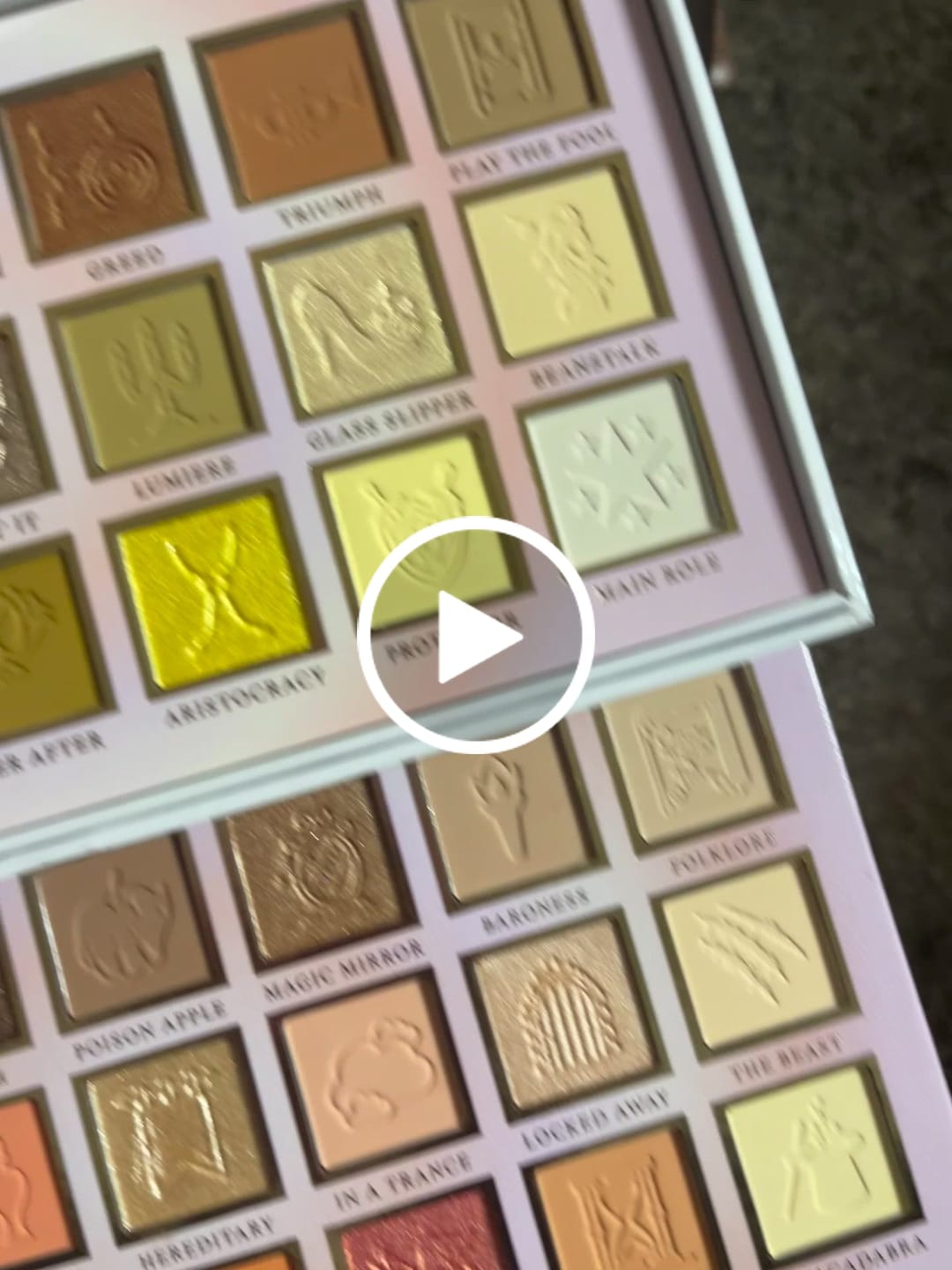 Revue vidéo client de la palette de fards à paupières neutres If The Crown Fits de P. Louise