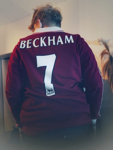 Customer photo review of David Beckham 7 - Manchester United 1999 Red Long Sleeve Kit Jersey Trikot Maillot