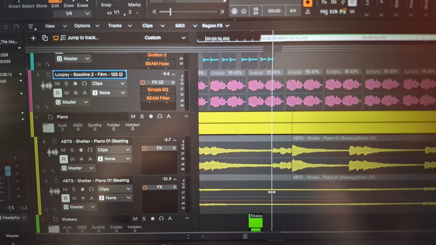 Customer photo review of AFRO HOUSE Production Suite