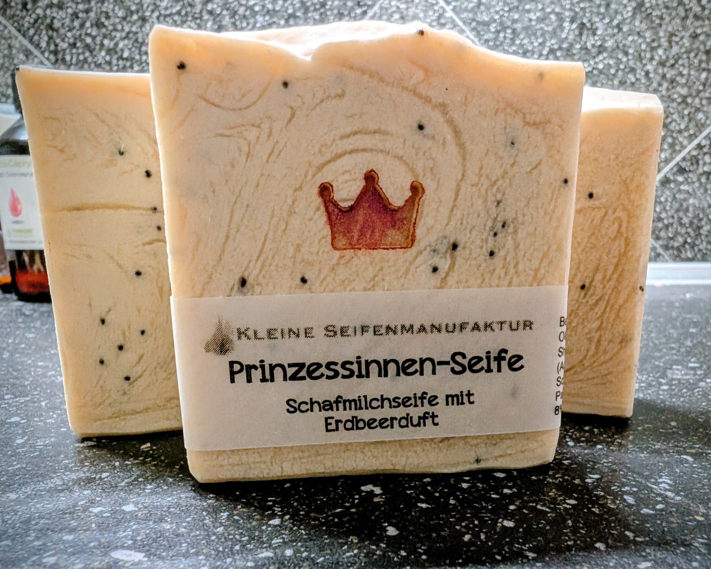 Customer photo review of Mini Seifenstempel "Krone"