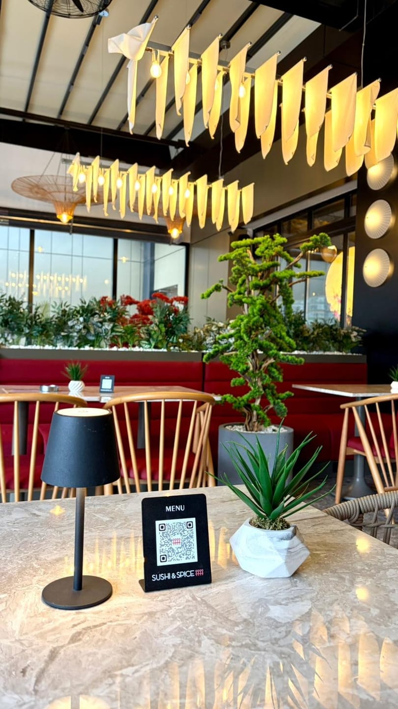 Customer photo review of Metal QR Menü Standı