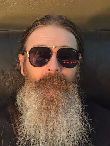 Kim S. review of MEDUSA ROLLER PILOT FRAME SUNGLASSES VE6815 IN ACETATE image 1 out of 1