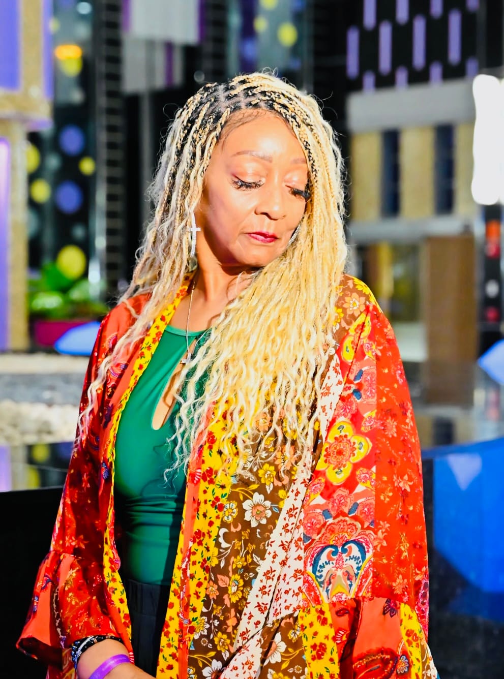 Customer photo review of Michelle - Salon-Style Glueless Miracle Braided Wig Pre-Bleached Swiss HD Full Lace Boho Box Braids Bora Bora Human Hair Body Wave Curls