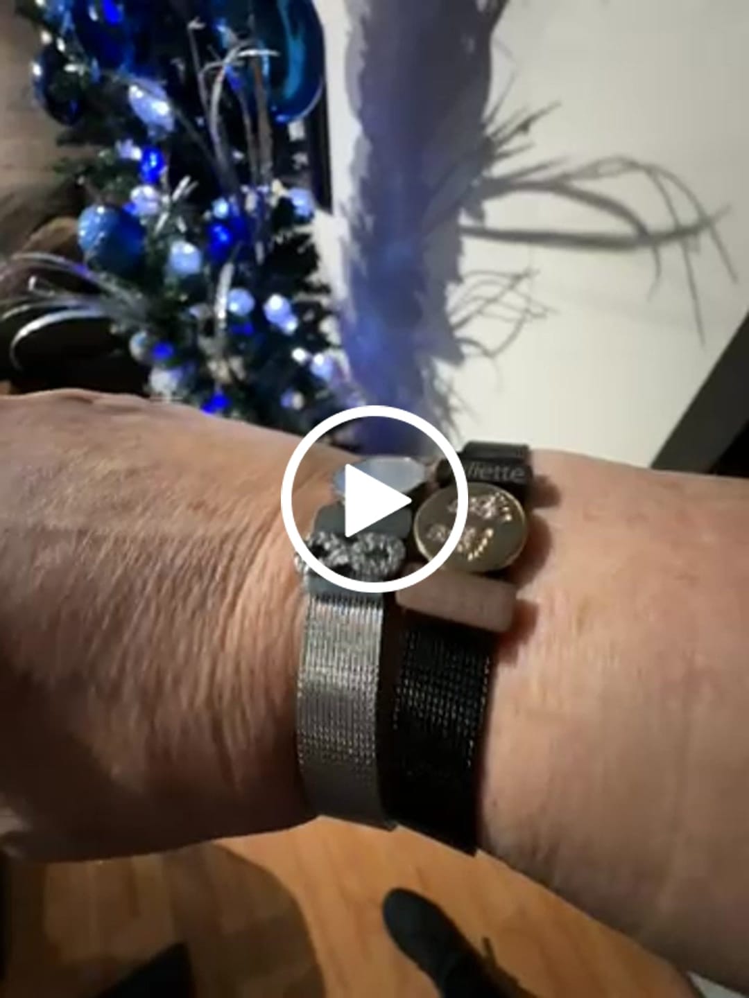 Customer video review of Mesh bracelet silver