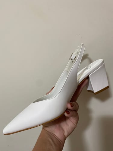 Customer photo review of Scarpin Noiva Slingback Couro Branco