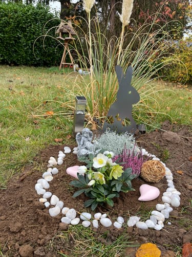Customer photo review of Gartenstecker Osterhase in Blumen