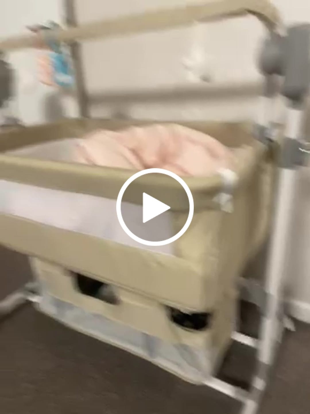 Customer video review of Bedside Crib - Vaggande Barnsäng