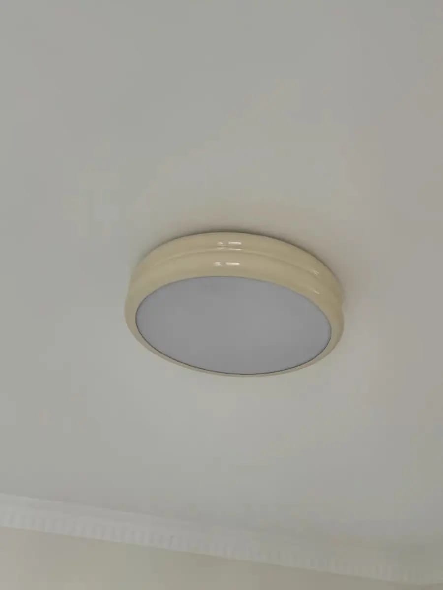 Customer photo review of Nowoczesna Okrągła Lampa Sufitowa LED do Salonu – Minimalistyczny Design, Jasne Światło, Uniwersalne Zastosowanie
