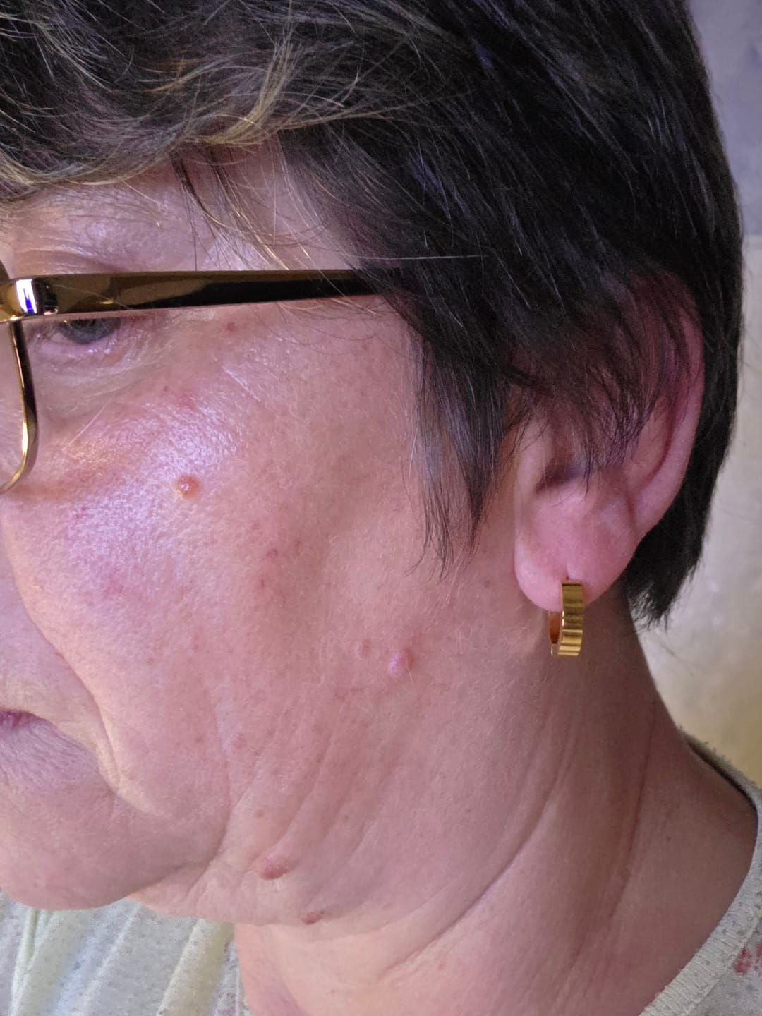 Customer photo review of Cut Hoop Ohrringe | 18K vergoldet