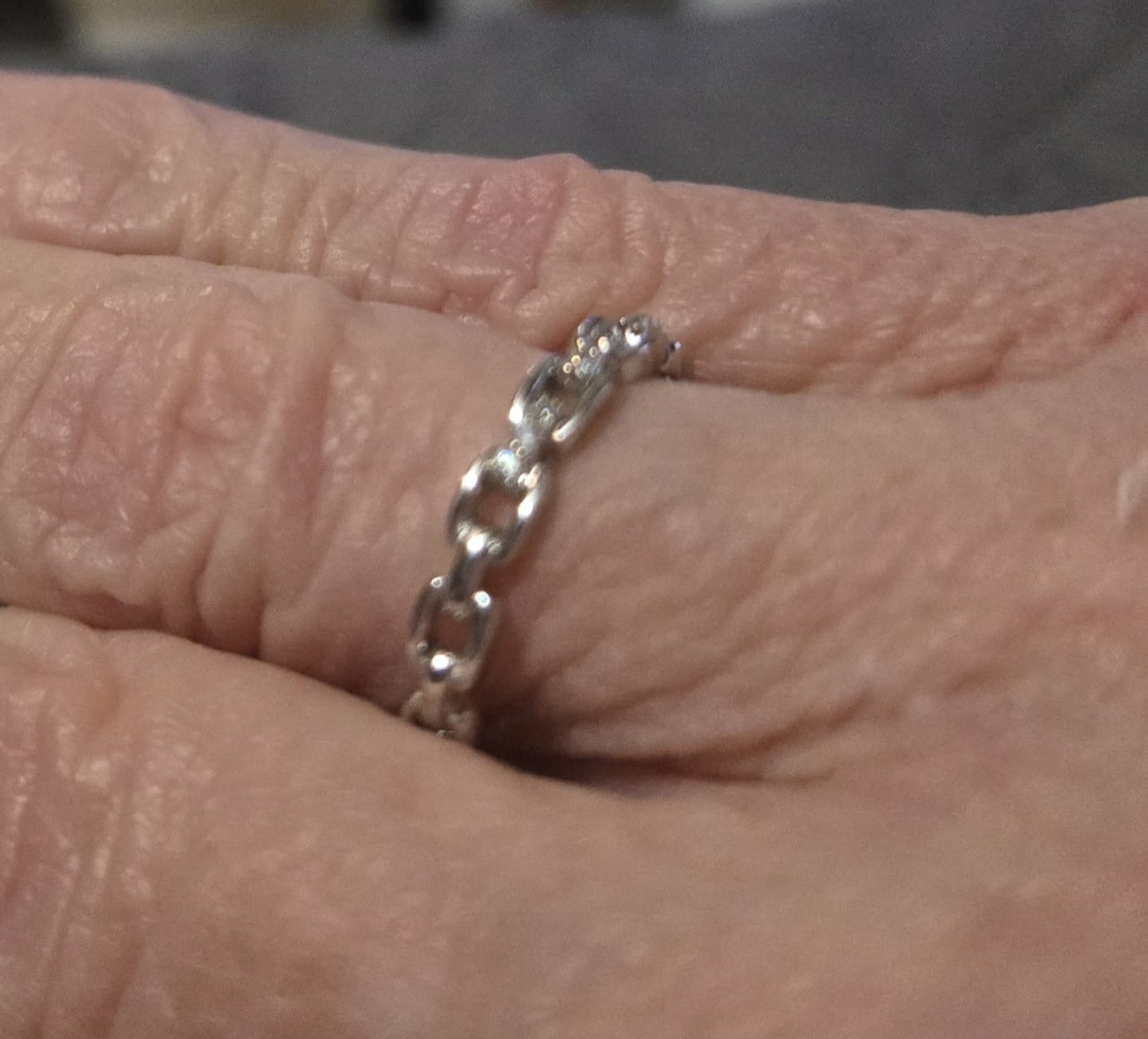 Customer photo review of Paula 18k White Gold Plated Chain Link Ring with Swarovski Crystals