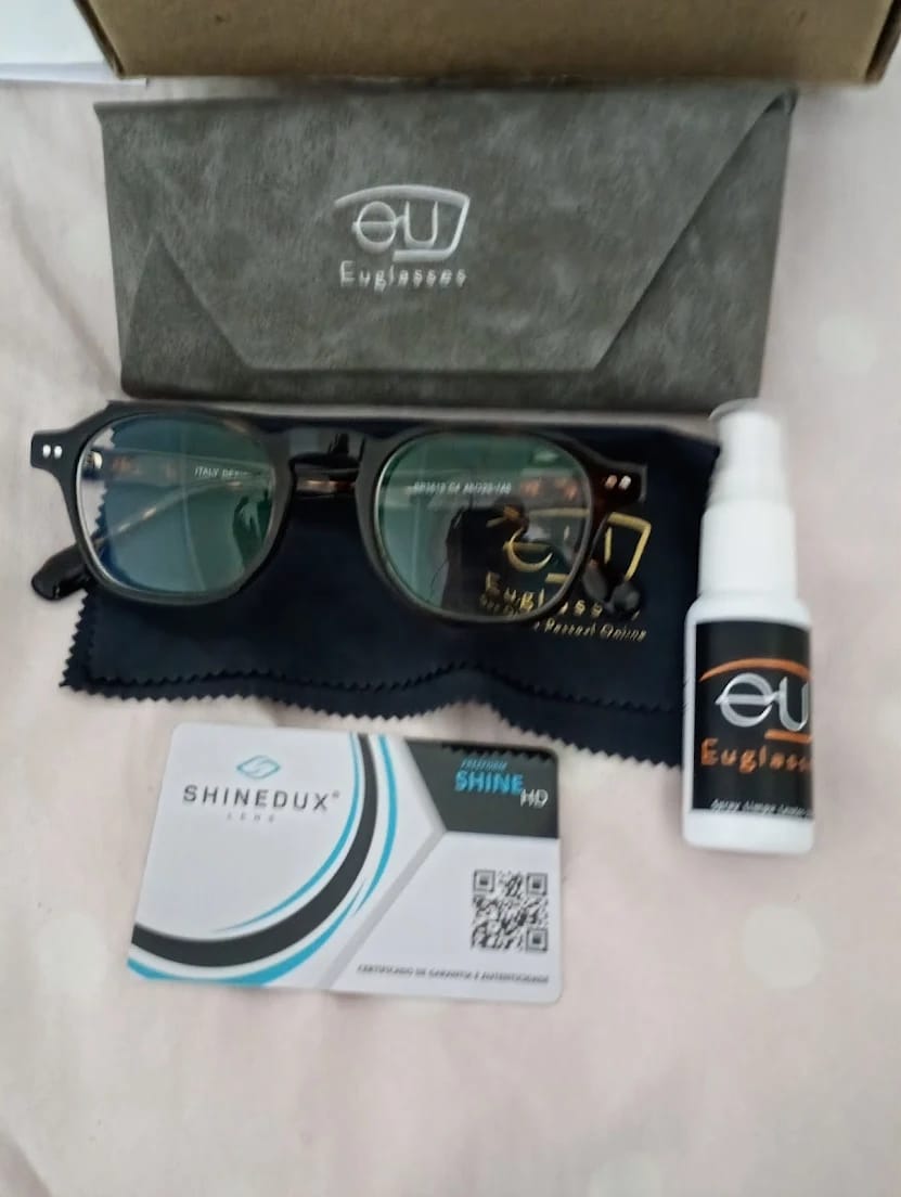 Customer photo review of Óculos de Grau Udine