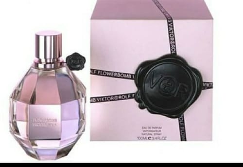 Customer photo review of Viktor&Rolf Flowerbomb Eau de Parfum Spray for Women