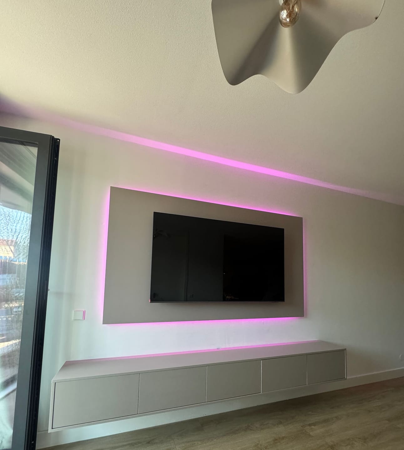 Customer photo review of SOREN – Zwevend TV-Meubel 280 cm - Dune
