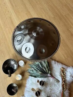 Customer photo review of Cosmos Handpan - Ebony Black 10 Notes in D Minor - Tambourine Gift Set