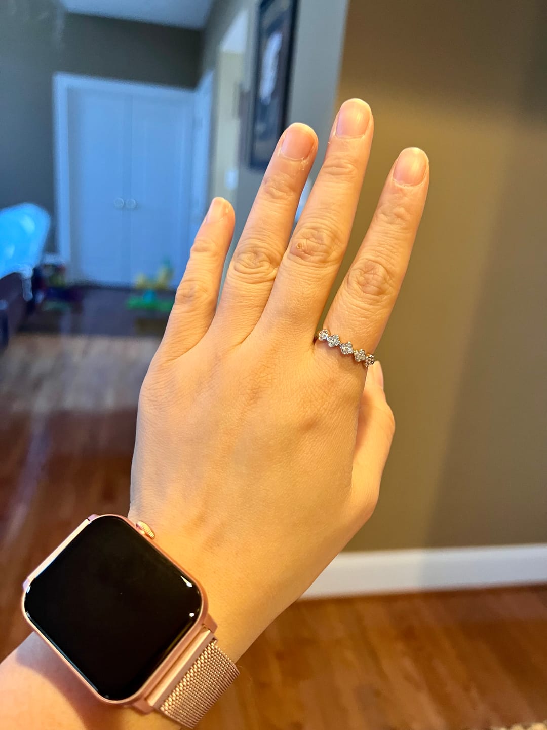 Customer photo review of Linda 18k White Gold Plated Clover Flower Ring with Swarovski Crystals